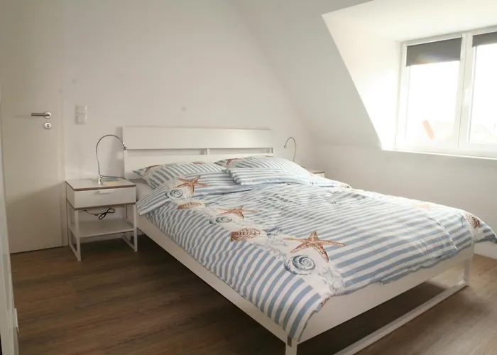 Reihenhaus Mittelweg 37b *